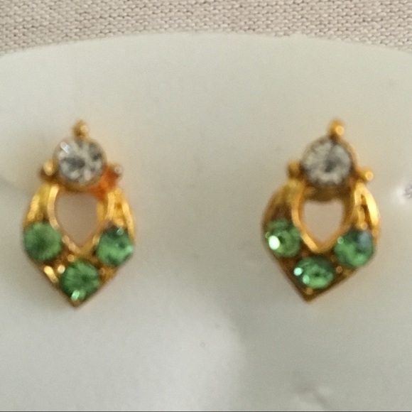 Golden earrings! - Picture 2 of 4